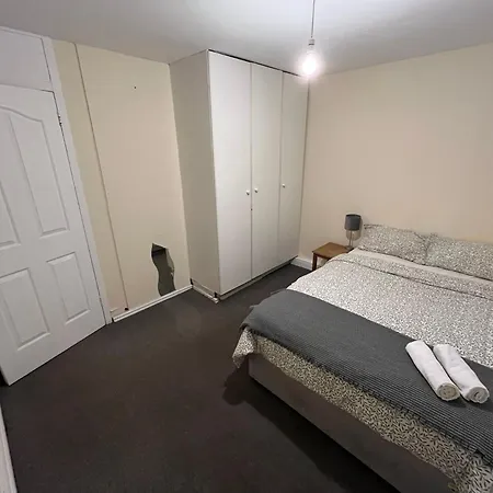 Bed & Breakfast Stayhome *