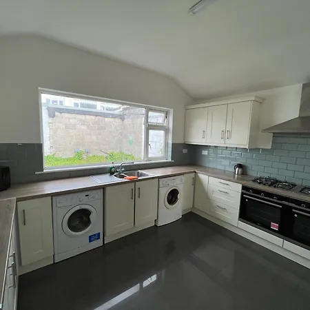 ベッド・アンド・ブレックファスト Stayhome *